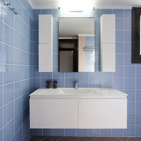 Mythique Pool Foinikiá