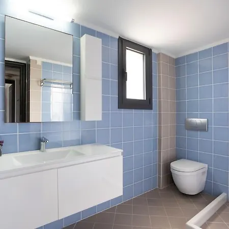 Mythique Pool * Foinikiá