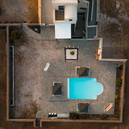 Mythique Pool Villa *