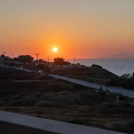 Mythique Pool Willa *