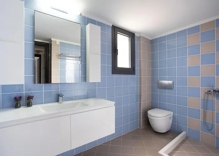 Mythique Pool * Foinikiá